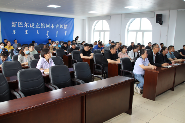 呼倫貝爾市農(nóng)牧技術推廣中心深入基層開展畜牧生產(chǎn)技術推廣服務